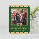 Green & Gold Bow Scalloped Family Christmas Photo シーズンカード (スタンド正面)