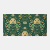 GREEN & GOLD IRISH SHAMROCKS AND FLOURISHES デスクマット (正面)