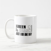 Green Is The New Black Funny St. Patrick's Day Quo コーヒーマグカップ (左)