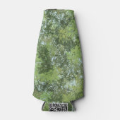 Green Leaf Trees With Blue Sky Peaking Through Art ボトルクーラー (正面)