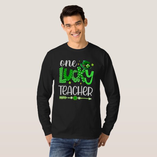 Green Leopard Shamrock One Lucky Teacher St Patric Tシャツ (正面フル)