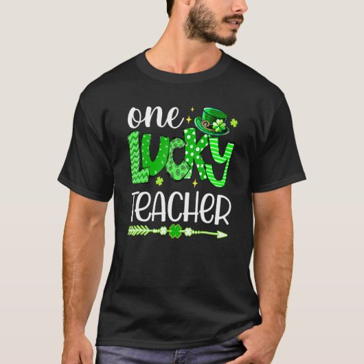 Green Leopard Shamrock One Lucky Teacher St Patric Tシャツ (正面)