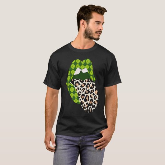 Green Lips Leopard Print Tongue Out St Patricks Da Tシャツ (正面フル)