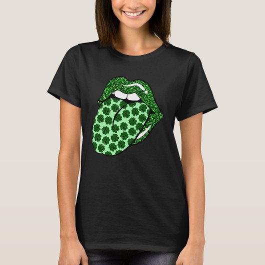 Green Lips Mouth Shamrock Tongue Out Saint Patrick Tシャツ (正面)