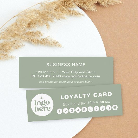 Green Logo Modern Professional Loyalty Card スキニー名刺
