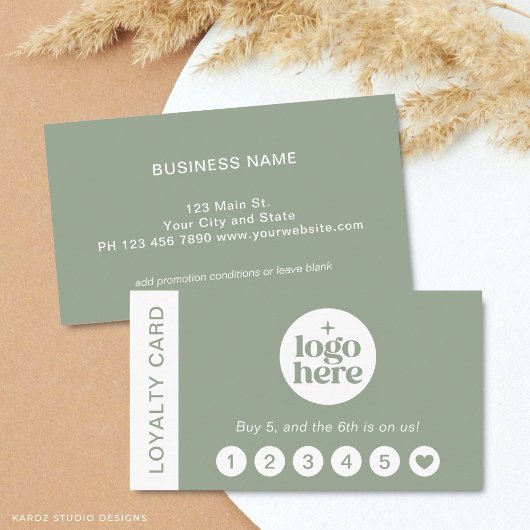 Green Logo Modern Professional Loyalty Card 名刺