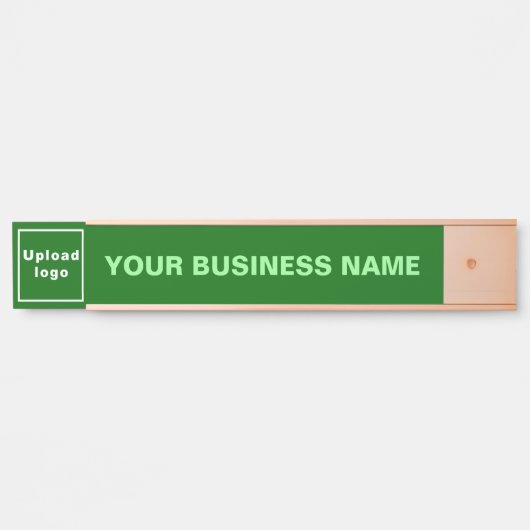 Green Longのビジネス名とロぶら下がったゴ サインプレート (正面)