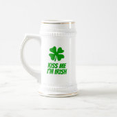 Green lucky clover funny St Patrick's Day  ビールジョッキ (左)
