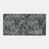 Green Military Digital Camouflage Stencil Monogram デスクマット (正面)