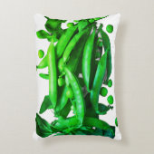 Green Pea Pods Are the Center of Attention on This アクセントクッション (正面(垂直))