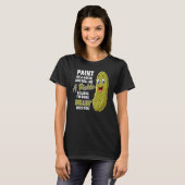 Green Pickle Dillin Joke Pun Vegetarian Cucumber Tシャツ (正面フル)