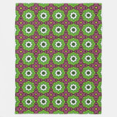 Green purple and white geometric pattern Towel フリースブランケット (正面)