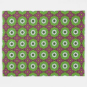 Green purple and white geometric pattern Towel フリースブランケット (正面(横))