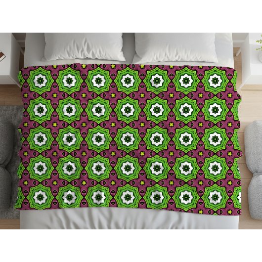 Green purple and white geometric pattern Towel フリースブランケット