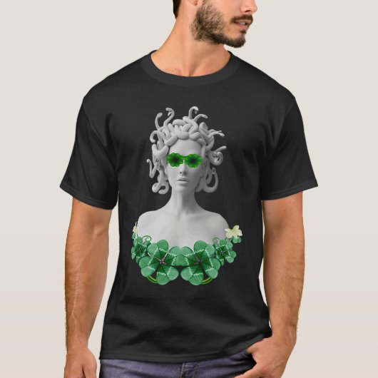 Green Saint Patricks Day Medusa Tシャツ (正面)