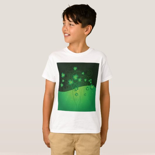 Green Shamrock Clover St Patrick’s Day Luck Tシャツ (正面フル)