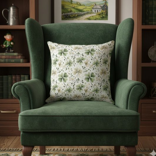 Green Shamrock Decorative Pillow | Irish Decor クッション
