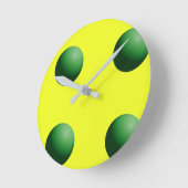 Green Spheres on Yellow Wall Clock ラウンド壁時計 (傾斜)