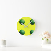 Green Spheres on Yellow Wall Clock ラウンド壁時計 (ホーム)