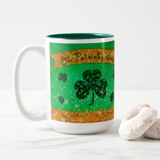 Green St. Patrick's Day with Shamrock andグリッター ツートーンマグカップ (ドーナツ)