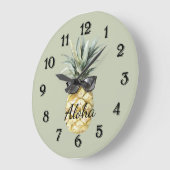 Green Tropical Aloha Pineapple with Sunglasses ラージ壁時計 (傾斜)