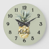 Green Tropical Aloha Pineapple with Sunglasses ラージ壁時計 (正面)