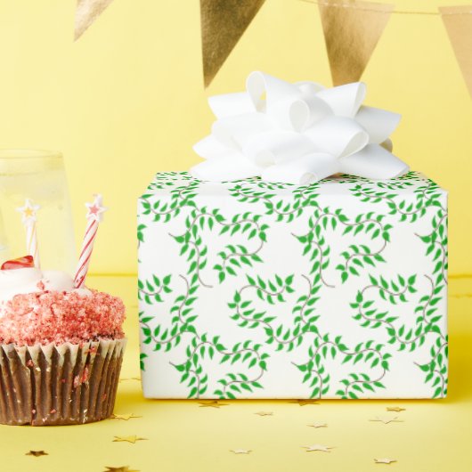 Green vines on white ラッピングペーパー (誕生日パーティー)