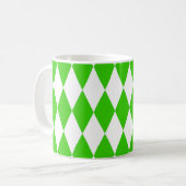 Green White Harlequin Diamonds Checkers Design  コーヒーマグカップ (正面左)