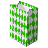 Green White Harlequin Diamonds Checkers Design  ミディアムペーパーバッグ (正面アングル)
