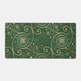 GREEN WITH GOLD SWIRLS AND FLOURISHES デスクマット