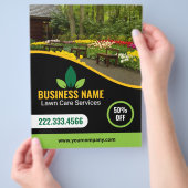 Green Yellow Lawncare Landscaping Maintenance チラシ (手)