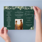 Greenery Lights Emerald Trifold Wedding Program チラシ (手)