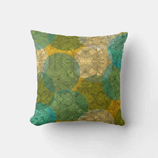 Greens and yellow Symmetrical Doodle Mandala  クッション (正面)