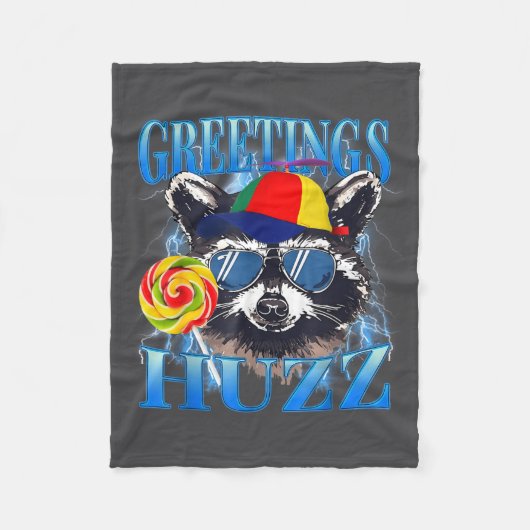 Greetings Huzz Raccoon Meme Chaos Humor Vibes  フリースブランケット (正面)