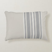 GreigeとGrayストライプの中心から外モダン#D3CFC7 アクセントクッション (正面)