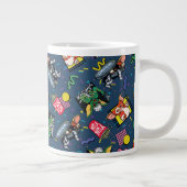 Gremlins™ 80's Retrowave Pattern ジャンボコーヒーマグカップ (右)