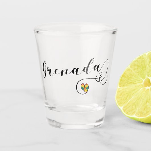 Grenadianグレナダの旗のハート ショットグラス (正面)