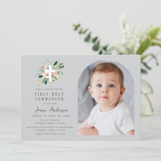 Grey photo arch first holy communion invitation 招待状 (スタンド正面)