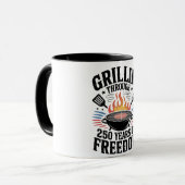 Grillin Through 250th Freedom Grill 4th Of July マグカップ (正面左)