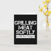 Grilling Meat Softly With His Tongs Funny Grilling カード (黄色い花)