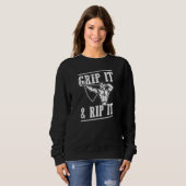 Grip It And Rip It Distressed Style Archery Life スウェットシャツ (正面フル)