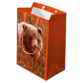 Grizzly Bear Cub in Fireweed'絵画's Wildlife Art ミディアムペーパーバッグ (裏面アングル)