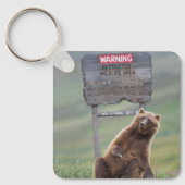 Grizzly Bear Plays With Sign キーホルダー (正面)