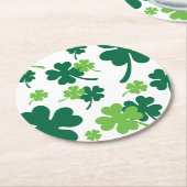 Groen klavertje vier blaadjes. St. Patrick's Day ラウンドペーパーコースター (アングル)