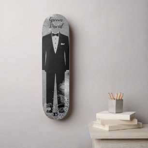 Grooms Tux on Distressed Gray Dd Brand スケートボード