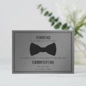 Groomsmanカード – ブラックタイIIIダークグレー 招待状 (スタンド正面)