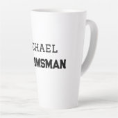 Groomsmanシンプルミニマル名の追加モダン男らし名 カフェラテマグ (右アングル)