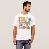 Groovyこれは実際には私の最初のロデオおもしろいカウボだ Tシャツ (正面フル)