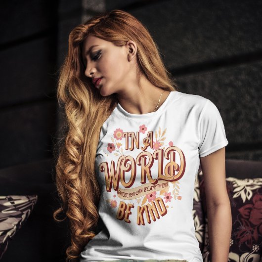 Groovyのインスパイアピンクのデイジーの花が優しい Tシャツ