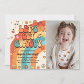 Groovyの取得レトロレインボー7誕生日写真 招待状 (正面)